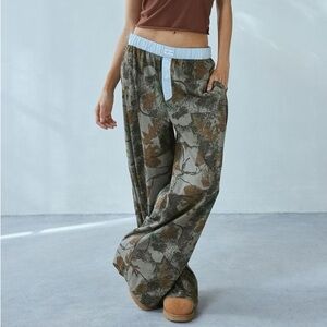 Urban Outfitters Wide Leg Camo Print Cotton Pants - Olive, Brown